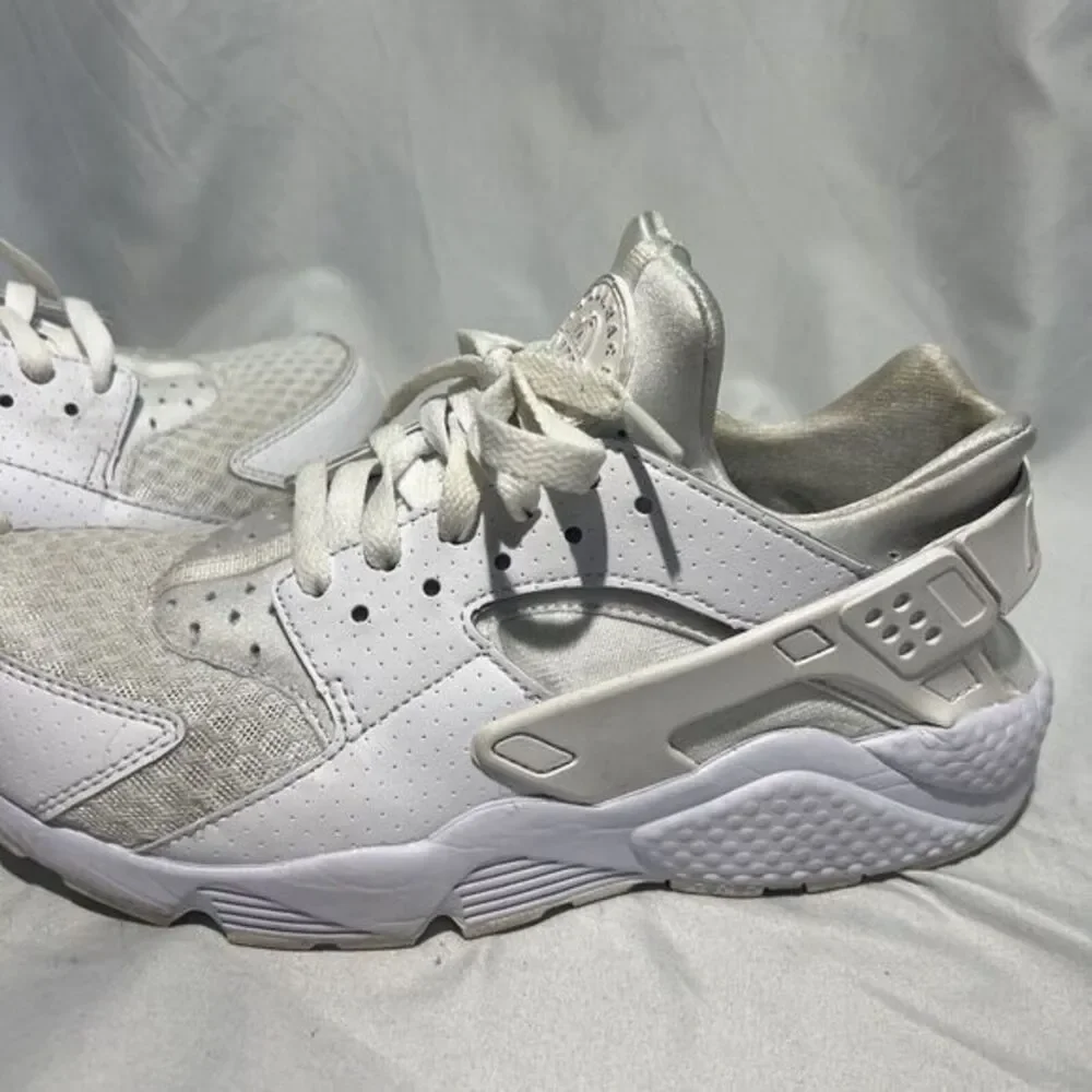 Size 8.5 - Nike Air Huarache Run Triple White‎ 2016